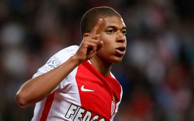 第一电竞-中场大师掌控比赛节奏