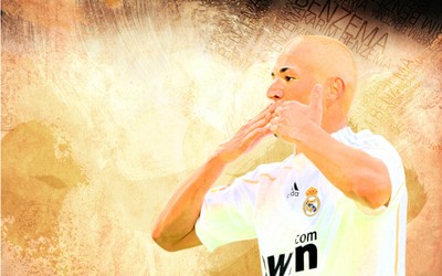 第一电竞讨论-吉马良斯和队友撞墙配合美如画